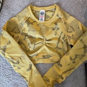 GYMSHARK LONGSLEEVE CROP TOP